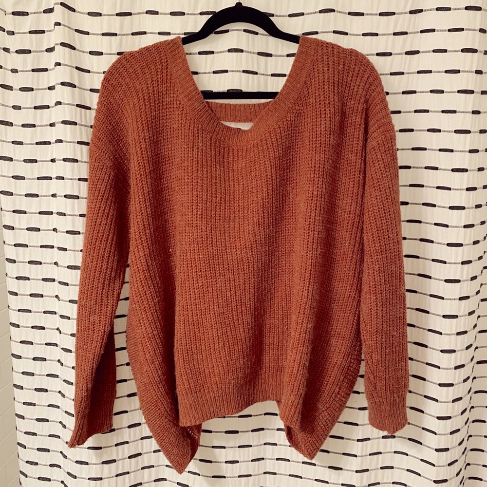 Open back knitted sweater